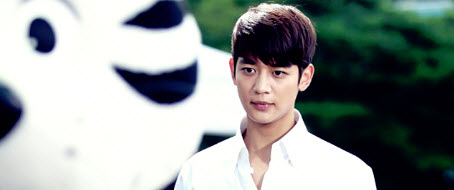 SHINee崔珉豪：挑戰(zhàn)經(jīng)典角色壓力不小 成績B