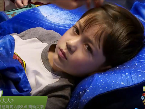 《萌宠小大人》花絮:泰勒生病发高烧 刘涛曾舜晞暖心照顾